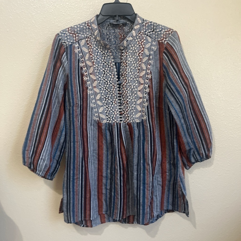 NWOT! Andree by Unit Embroidered Womens Medium Striped Top!